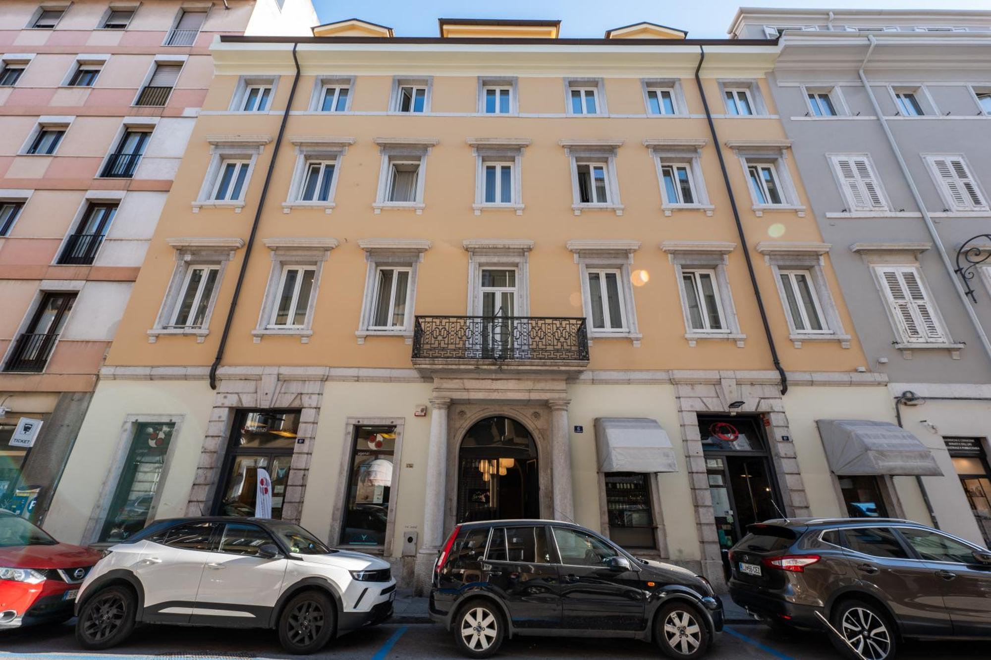 Maria Cristina Boutique Rooms ترييستي المظهر الخارجي الصورة
